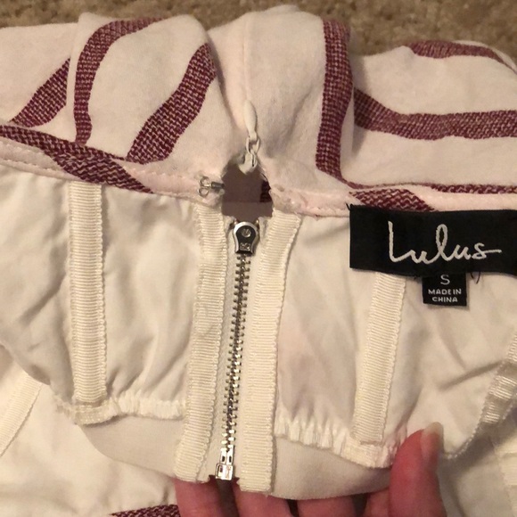 Lulu’s Striped, off shoulder, top. Size small. - Picture 6 of 7